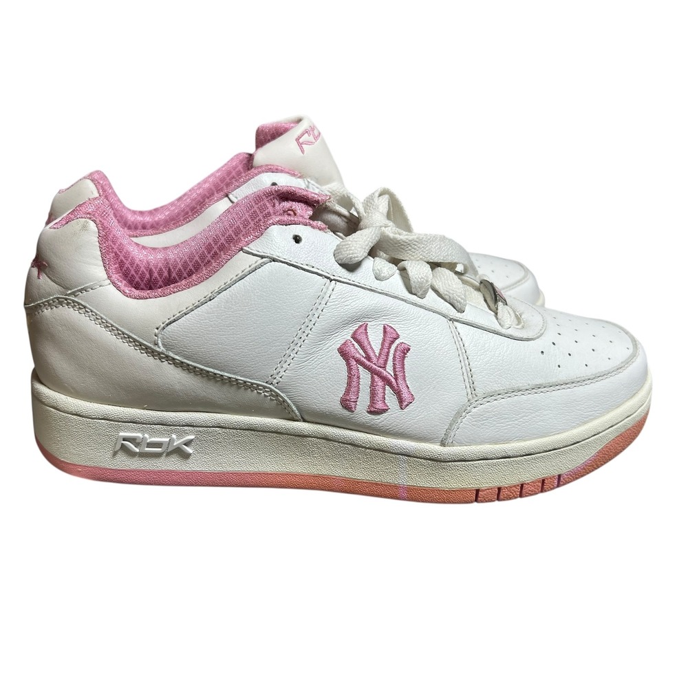 Reebok‎ RBK Yankees Clubhouse Exclusive Women's 9 White Pink MLB Authentic Shoes